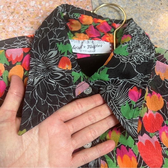 70s dagger collar sheer nylon floral button-up by Lord & Taylor FIFTH AVENUE - Picture 2 of 8